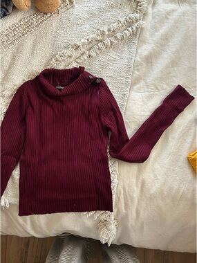 Fashion Nova Ribbed Button-Shoulder Turtleneck Sweater in Burgundy